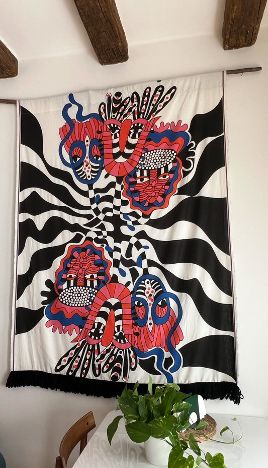 Авторско Текстилно Пано за Стена