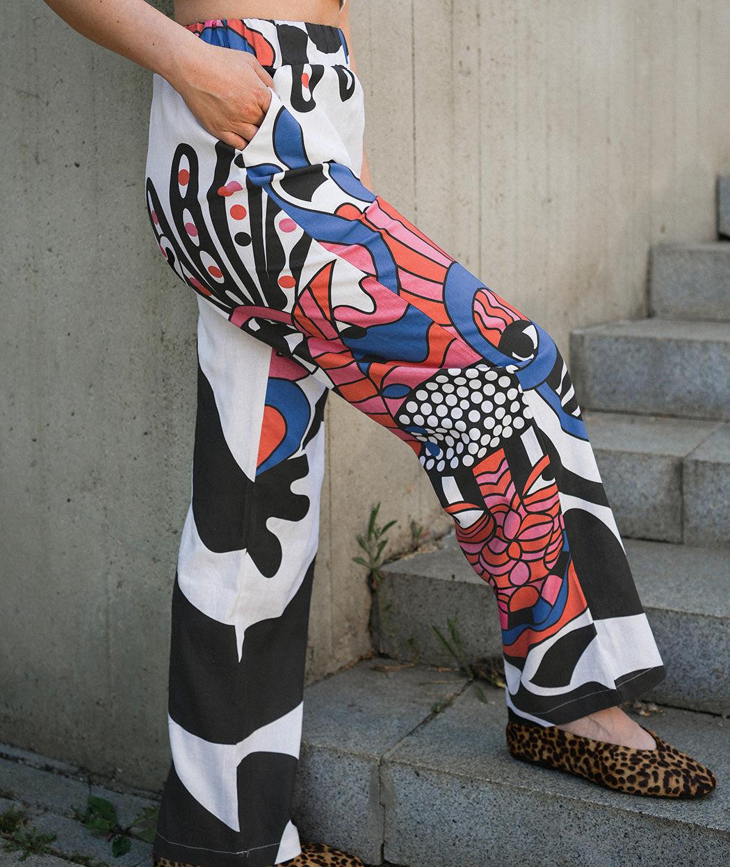 Artelie Haname Root linen trousers, print detail