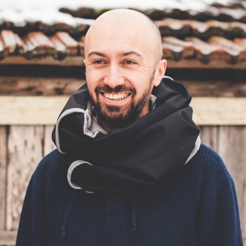 Двулицев черен унисекс шал Bezmen